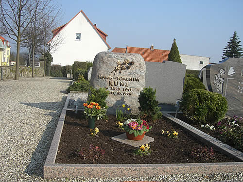 Grabmal Elze Steinmetz Elze, Aussentreppe Naturstein Treppe Salzhemmendorf, Gronau K�chenarbeitsplatten Granit