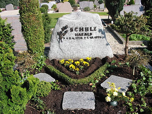 Grabmal Elze Steinmetz Elze, Aussentreppe Naturstein Treppe Salzhemmendorf, Gronau K�chenarbeitsplatten Granit