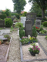 Grabmal Elze Steinmetz Elze, Aussentreppe Naturstein Treppe Salzhemmendorf, Gronau K�chenarbeitsplatten Granit
