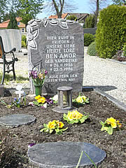 Grabmal Elze Steinmetz Elze, Aussentreppe Naturstein Treppe Salzhemmendorf, Gronau K�chenarbeitsplatten Granit
