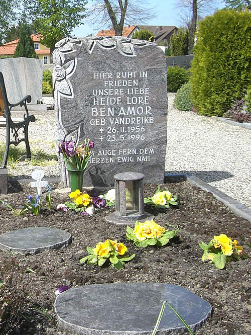 Grabmal Elze Steinmetz Elze, Aussentreppe Naturstein Treppe Salzhemmendorf, Gronau K�chenarbeitsplatten Granit